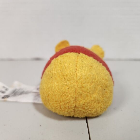 Disney Tsum Tsum 3.5” Mini Plush Winnie The Pooh - Picture 3 of 6